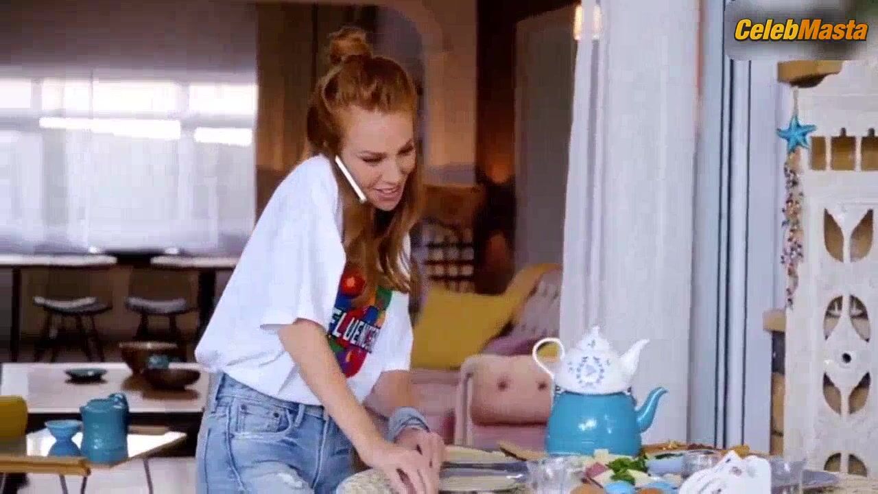 Elcin Sangu Sex Scene From Mutluluk Zamani - Photo 5 of 5 photo 2