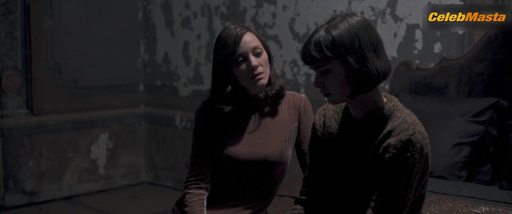 Clara Pacini And Marion Cotillard’s Lesbian Scene - Photo 1 of 5 photo 2
