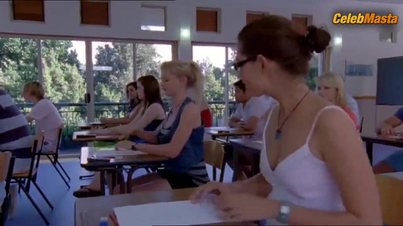 Phoebe Tonkin Hot Sex Scene In H2o Just Add Water - Photo 1 of 5