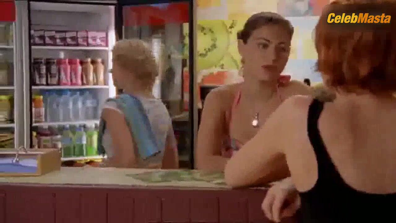 Phoebe Tonkin Flirty Scene In H2o Just Add Water - Photo 1 of 5
