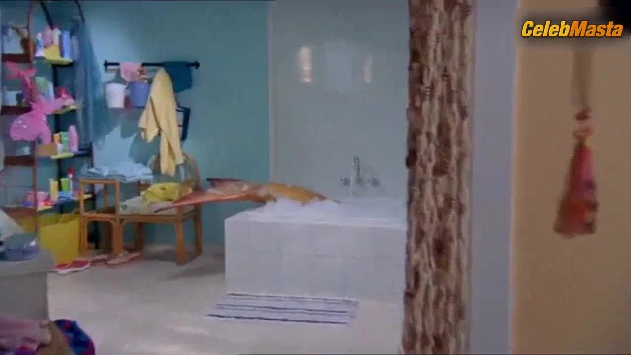 Phoebe Tonkin Flaunts Hot Scene In H2o Just Add Water - Photo 1 of 5 photo 2