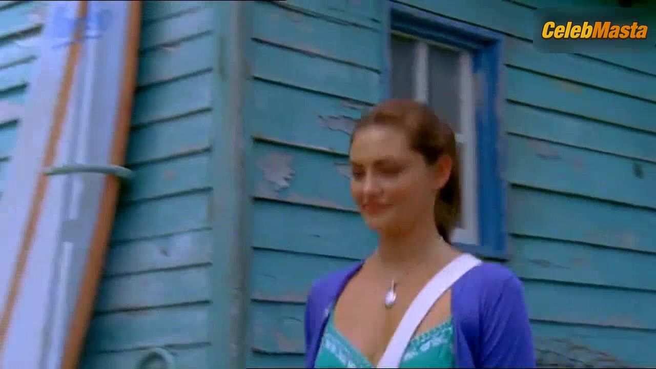 Phoebe Tonkin Bares Hot Scene In H2o Just Add Water - Photo 1 of 5 photo 4