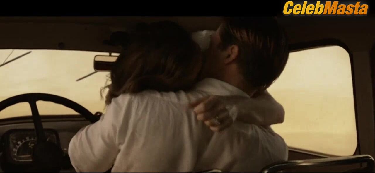 Marion Cotillard Steamy Scene In Allied - Photo 1 of 5 photo 2