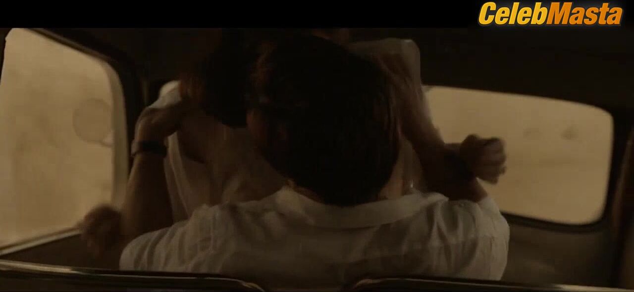 Marion Cotillard Steamy Scene In Allied - Photo 1 of 5 photo 4