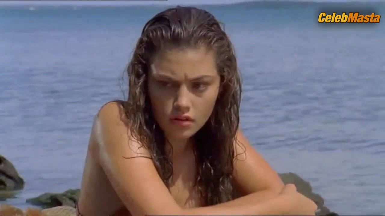 Phoebe Tonkin Flaunts Racy Scene In H2o Just Add Water - Photo 1 of 5 photo 4