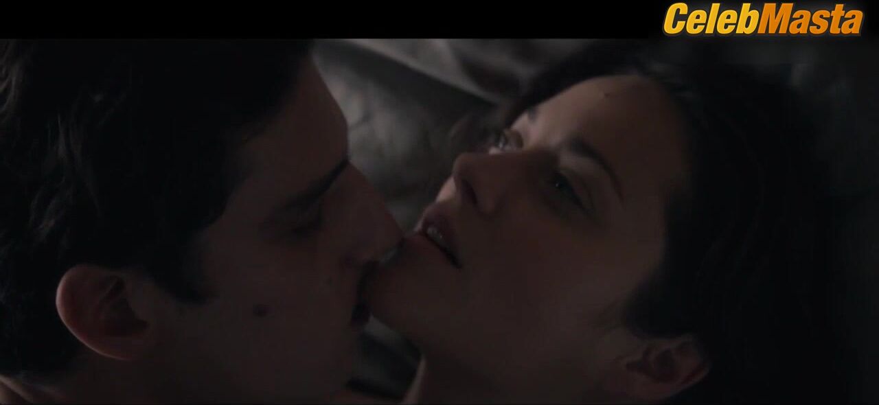 Marion Cotillard Body Double Bares Boobs Scene In From The - Photo 2 of 5 photo 5