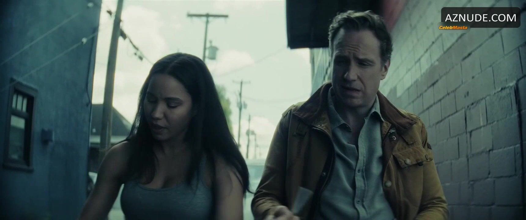 Jurnee Smollett-bell Tits Scene In Smoke - Photo 1 of 5