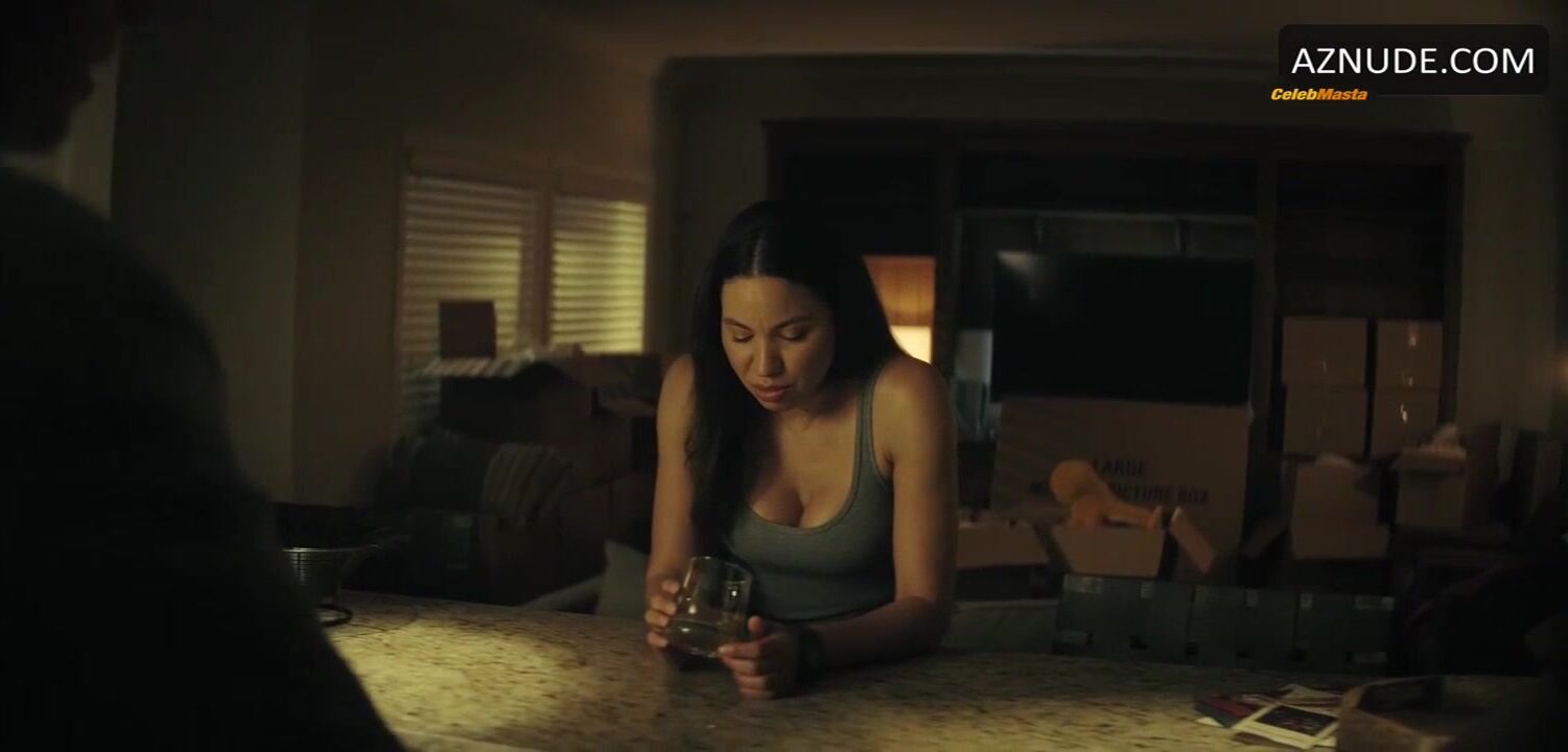Jurnee Smollett-bell Tits Scene In Smoke - Photo 1 of 5 photo 5