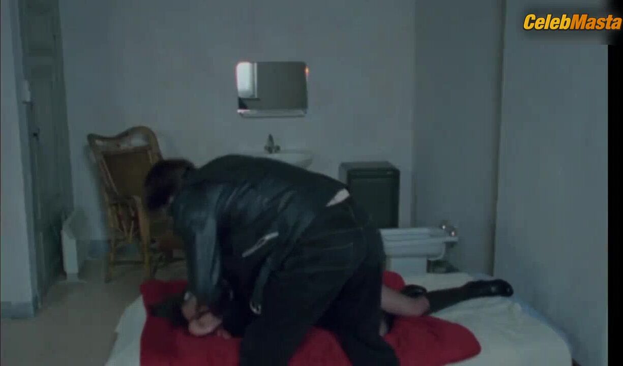 Marion Cotillard Flaunts Butt, Breasts In Chloe Scene - Photo 1 of 5 photo 4