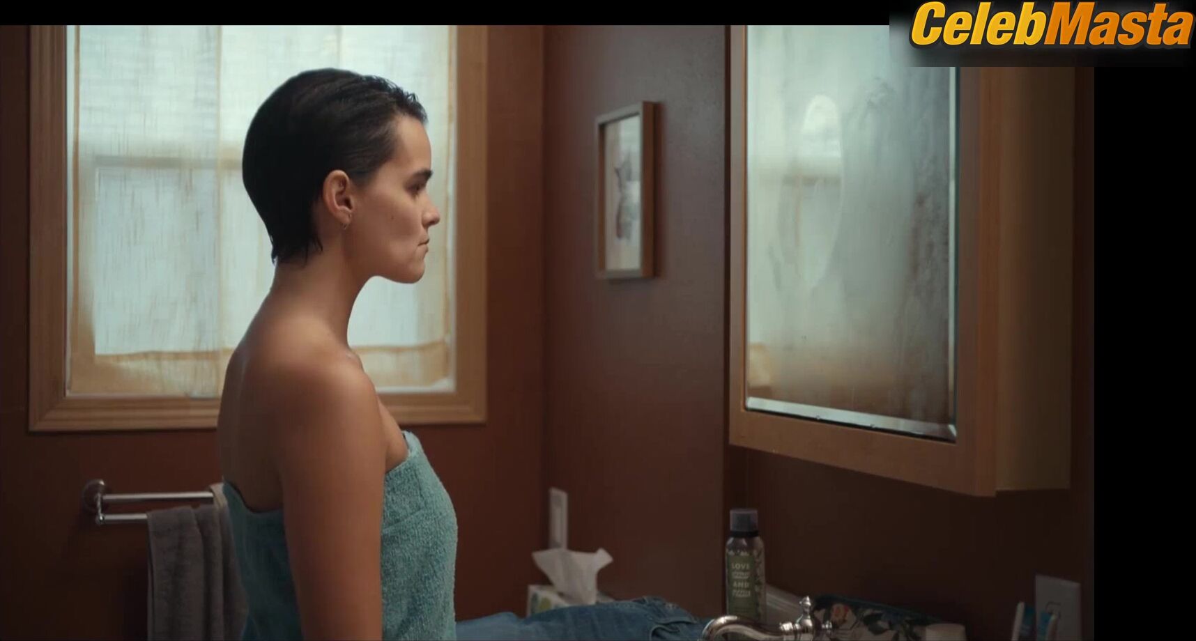 Brianna Hildebrand ’s Sex Scene In Trinkets - Photo 2 of 5 photo 1