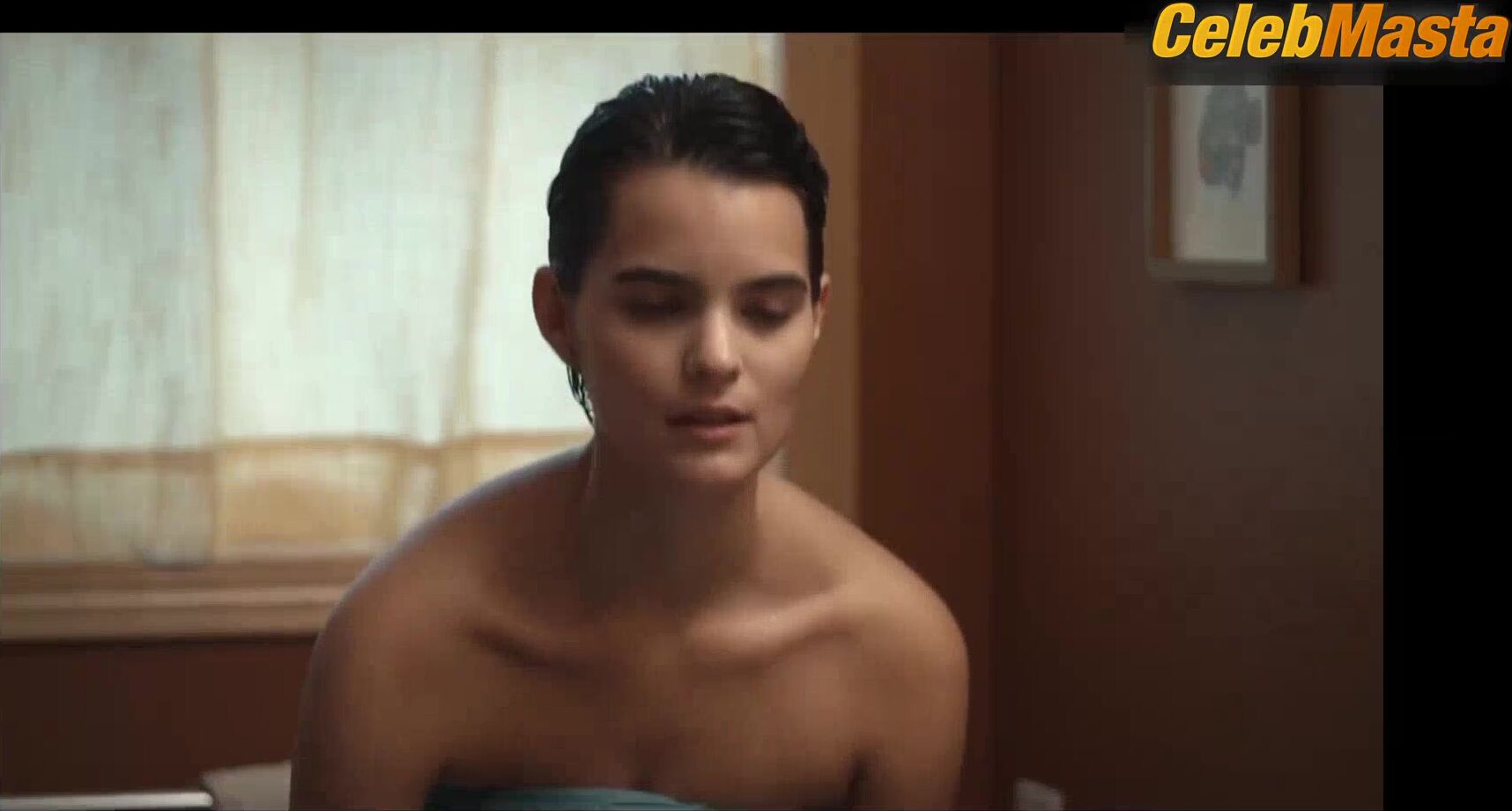 Brianna Hildebrand ’s Sex Scene In Trinkets - Photo 2 of 5