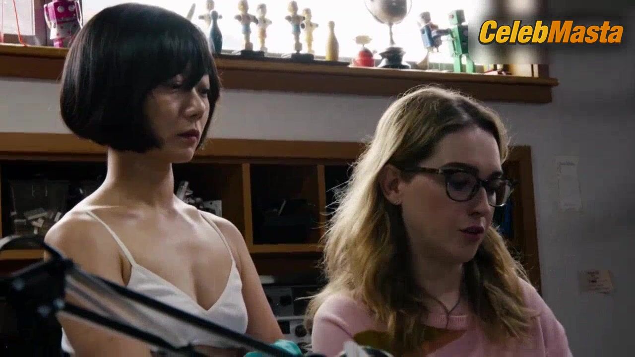 Doona Bae Exposes Underwear Scene In Sense8 - Photo 3 of 5 photo 5
