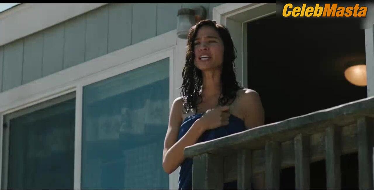 Kelsey Asbille ’s Booty Scene In Yellowstone - Photo 2 of 5 photo 5