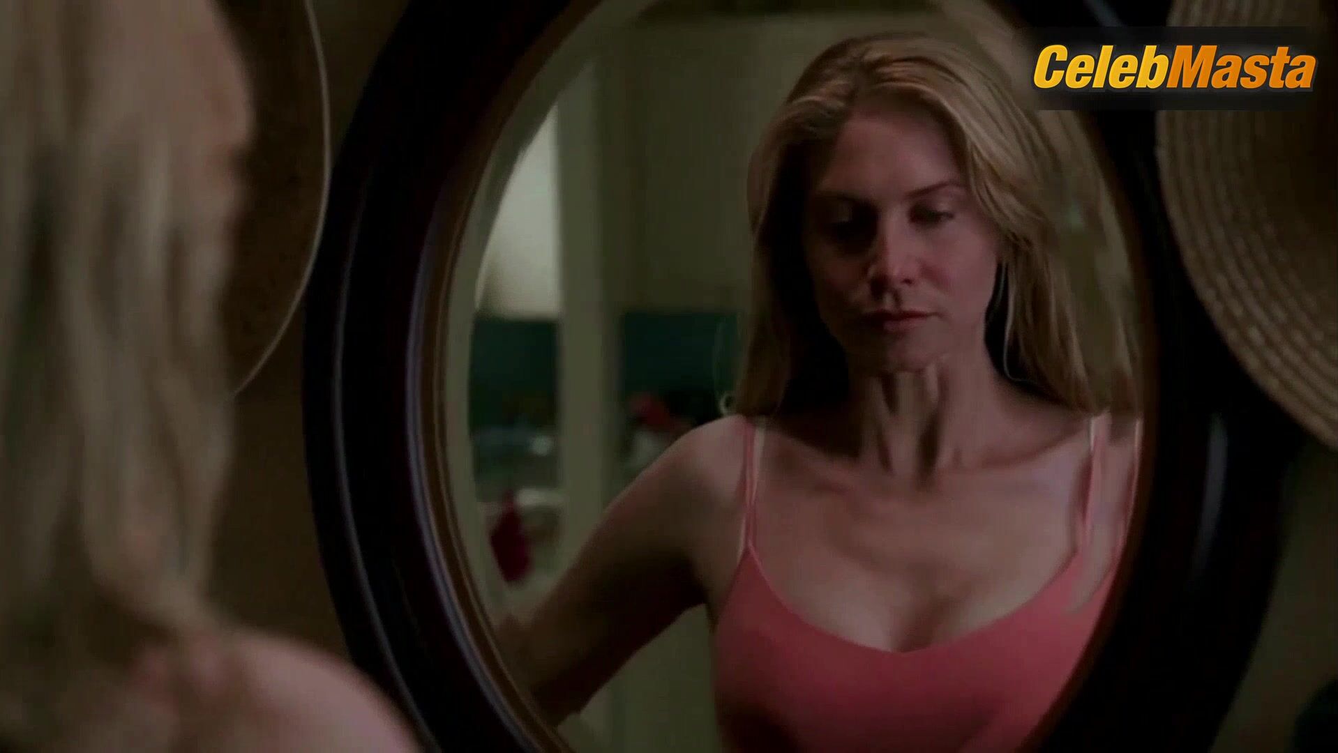 Elizabeth Mitchell Shows Boobs Scene In Lost - Photo 1 of 5 photo 2