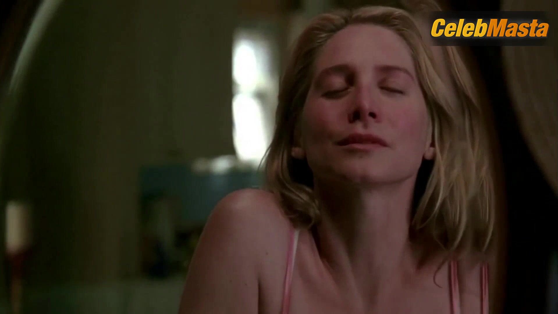 Elizabeth Mitchell Shows Boobs Scene In Lost - Photo 1 of 5 photo 4