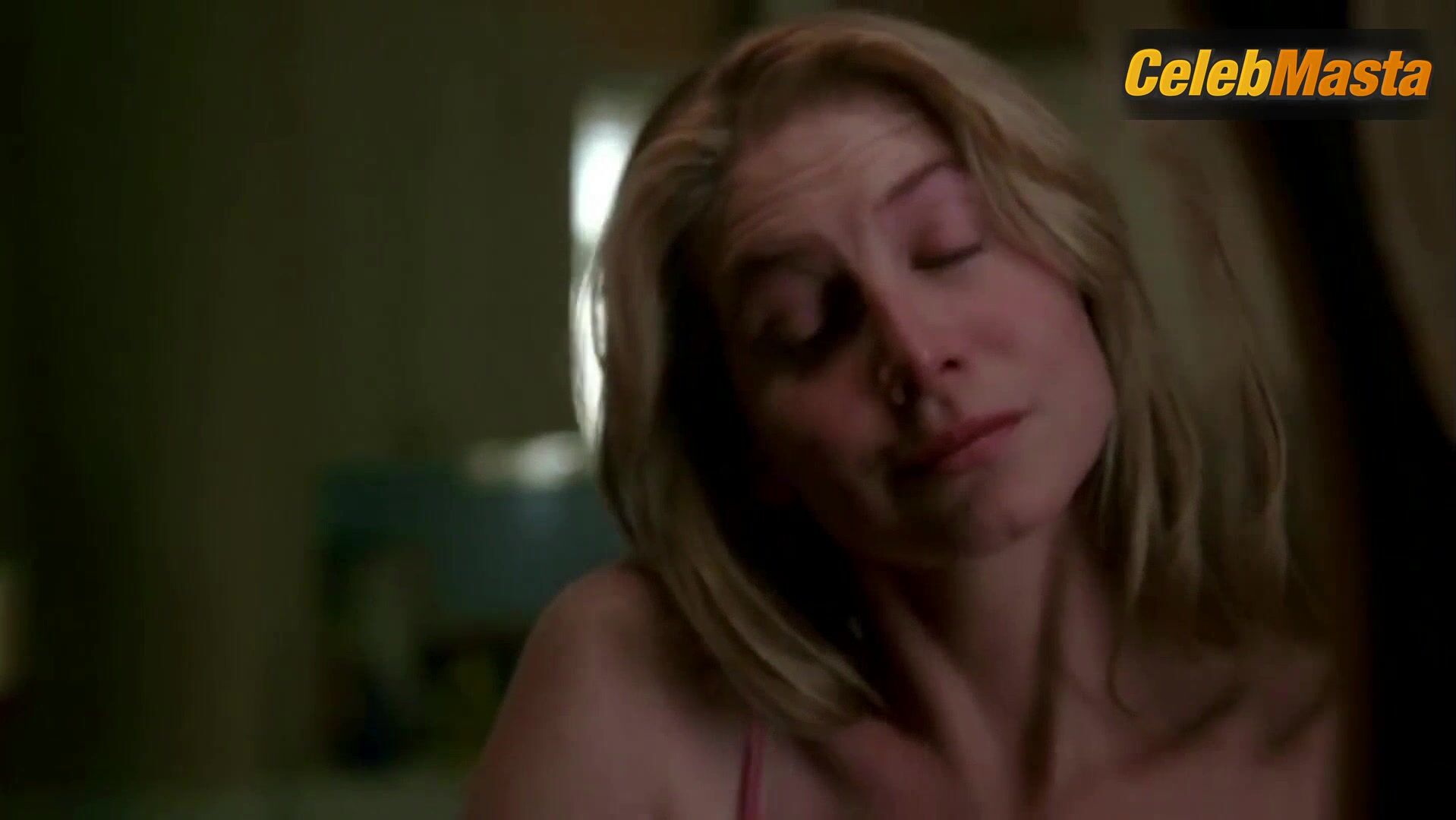 Elizabeth Mitchell Shows Boobs Scene In Lost - Photo 1 of 5 photo 5