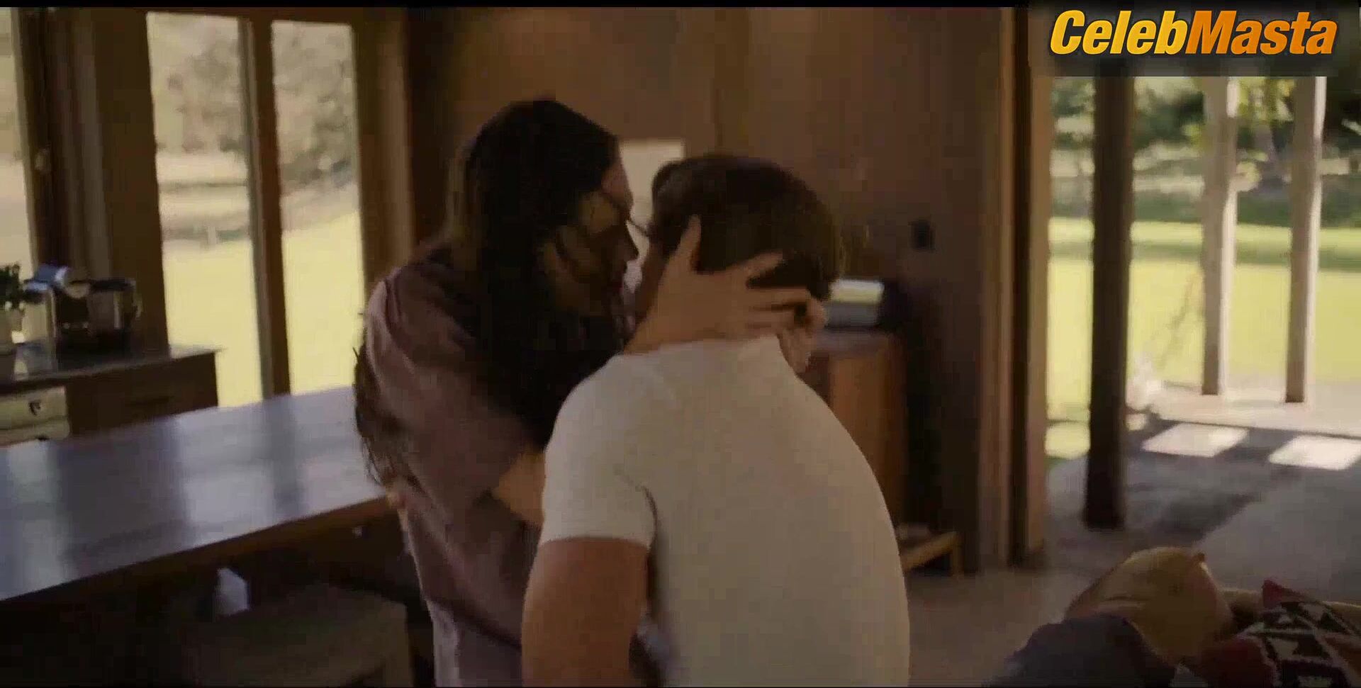 Phoebe Tonkin Shows Sex Scene In Two Years Later - Photo 1 of 5 photo 4