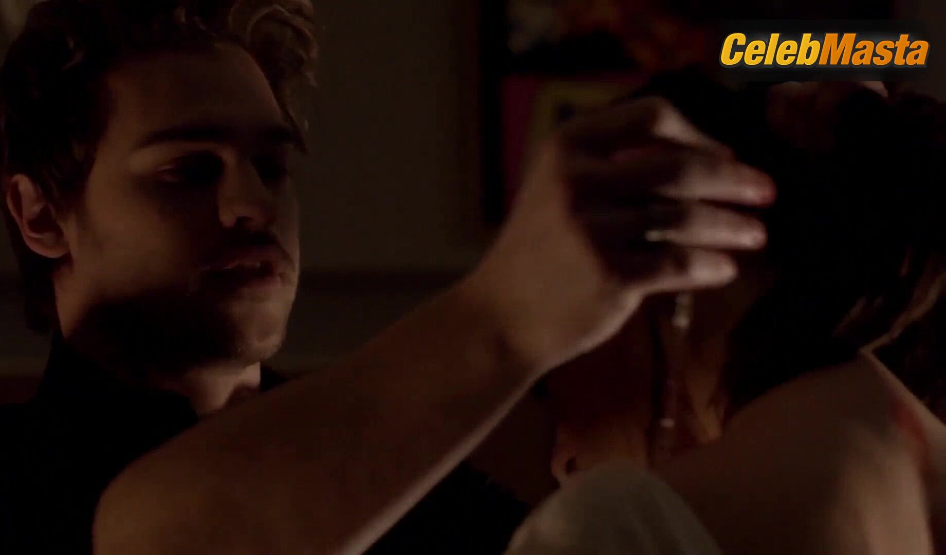 Phoebe Tonkin ’s Hot Scene In The Secret Circle - Photo 1 of 5 photo 5