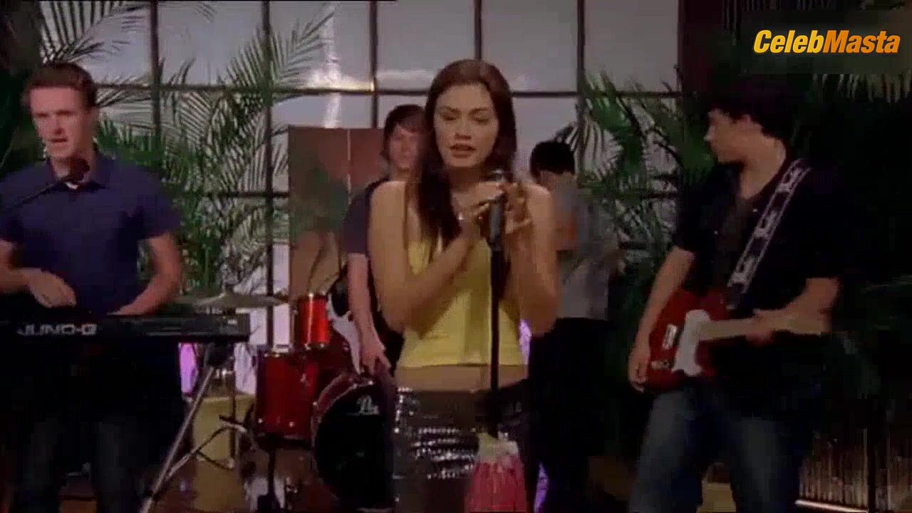 Phoebe Tonkin Seductive Scene In H2o Just Add Water - Photo 4 of 5 photo 2