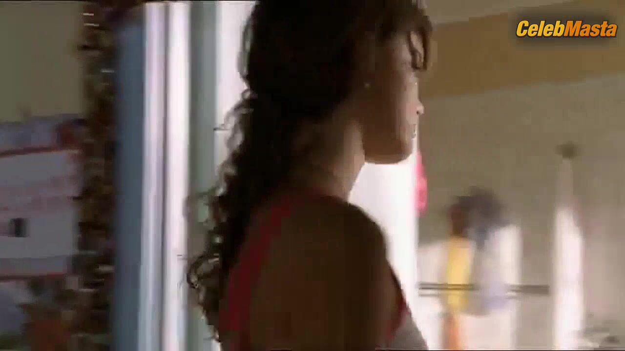 Phoebe Tonkin Flaunts Sultry Scene In H2o Just Add Water - Photo 2 of 5 photo 4