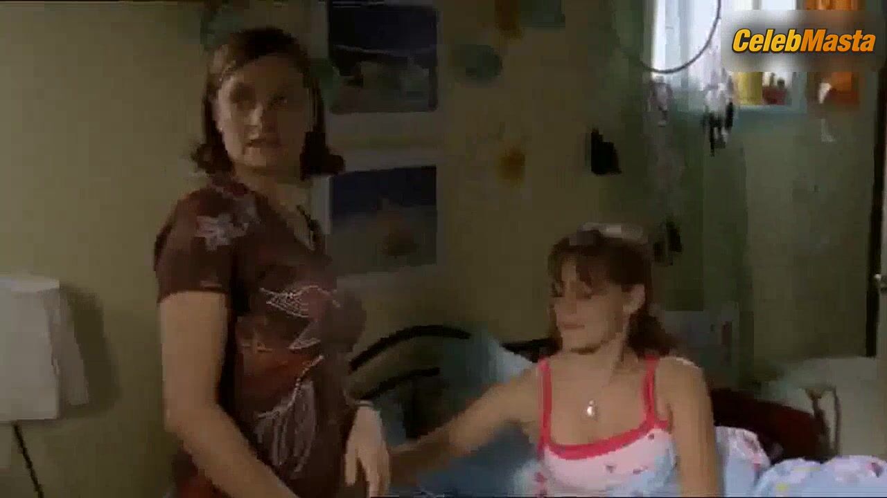 Phoebe Tonkin Flaunts Sultry Scene In H2o Just Add Water - Photo 2 of 5 photo 5