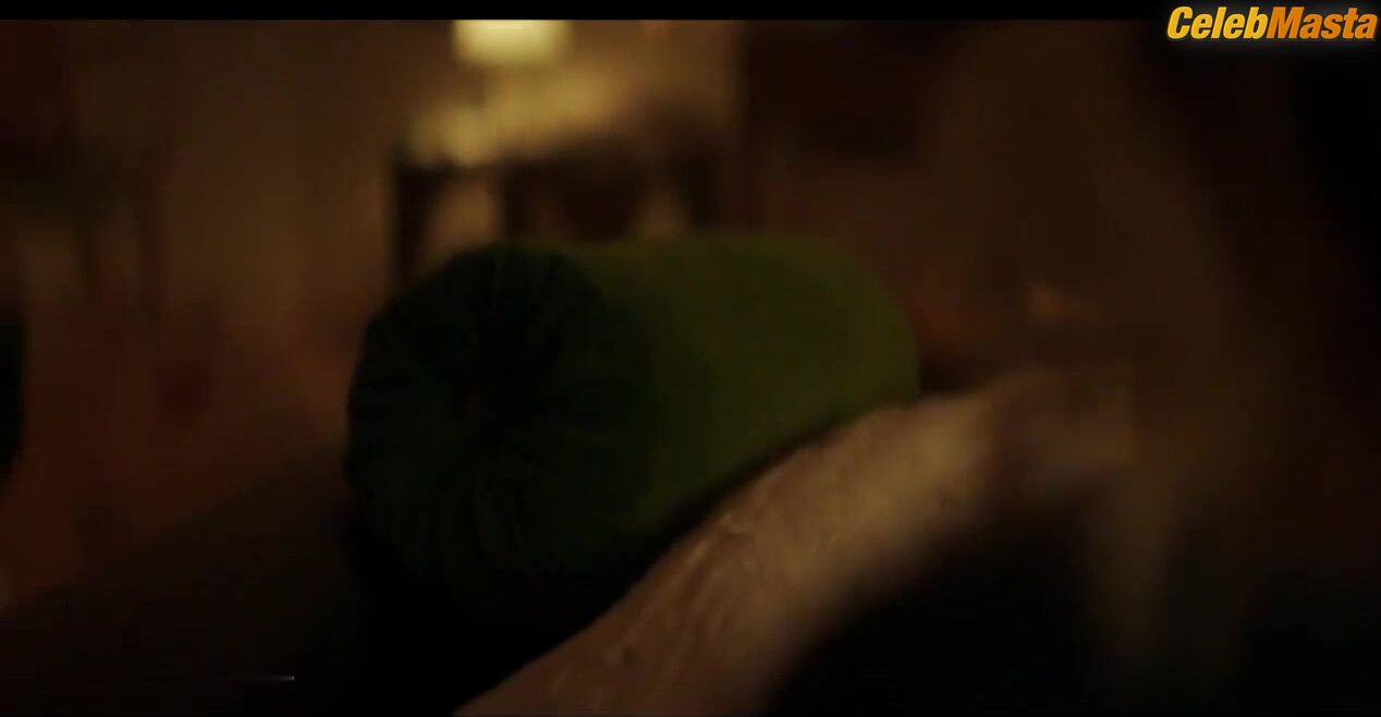 Elizabeth Lail ’s Boobs Scene In You - Photo 1 of 5 photo 4