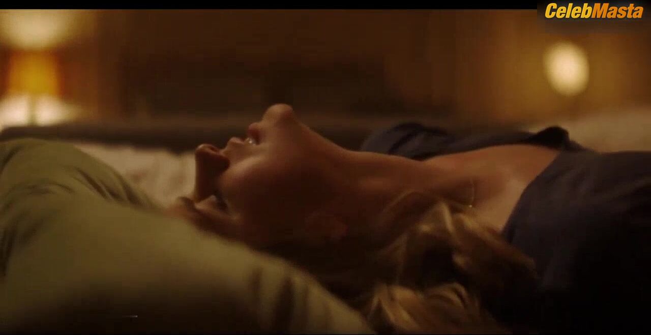 Elizabeth Lail ’s Boobs Scene In You - Photo 1 of 5 photo 5