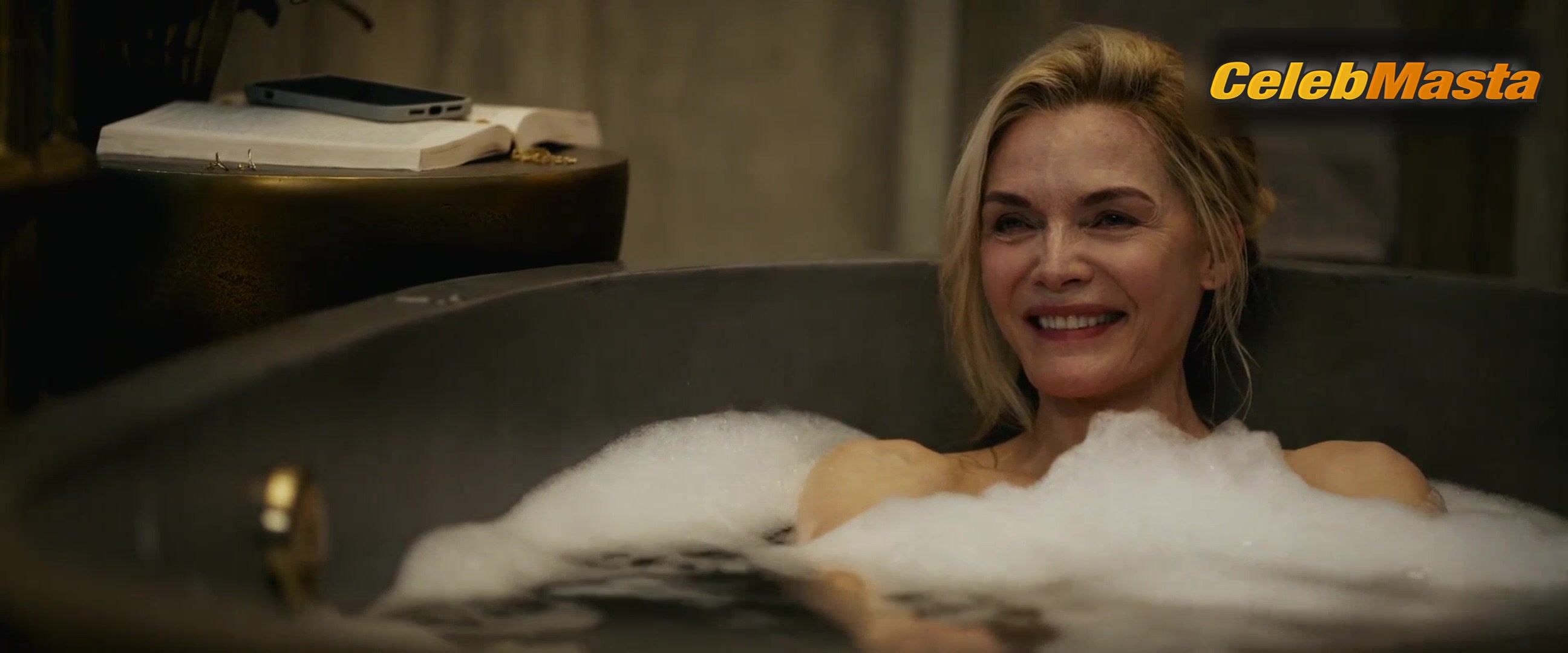 Michelle Pfeiffer ’s Sex Scene From The Madison - Photo 2 of 5
