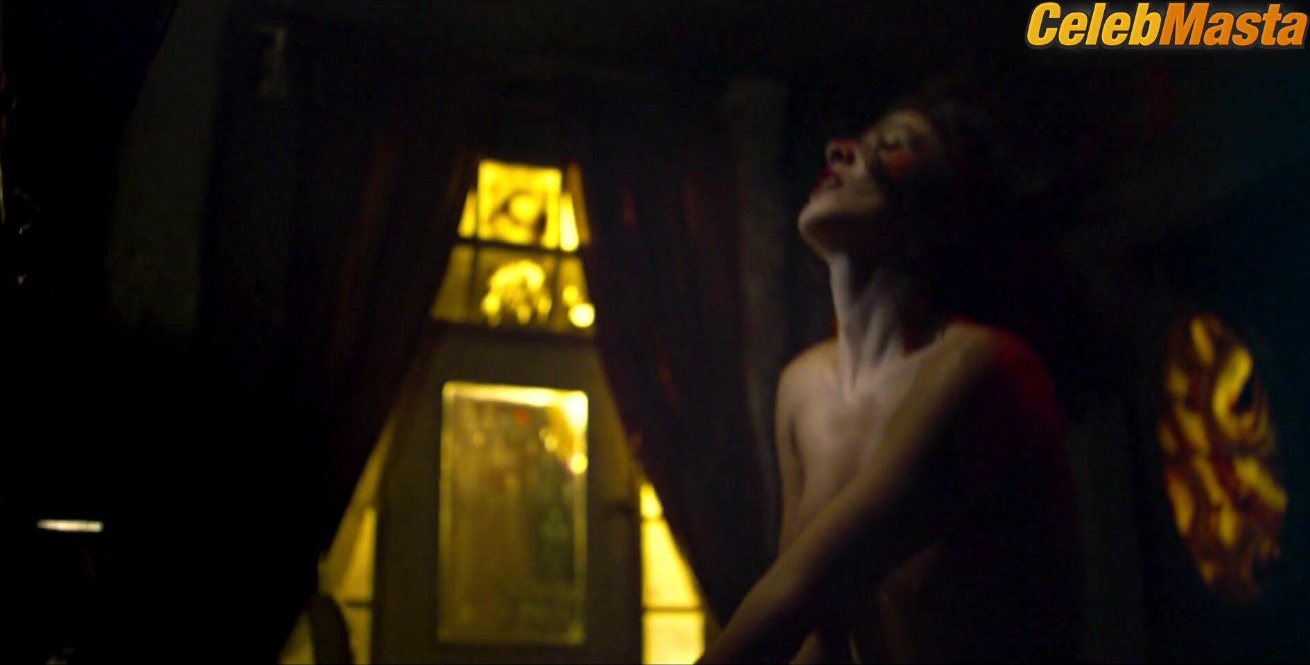 Erendira Ibarra Shows Tits In Dark Forces Scene - Photo 1 of 5 photo 4