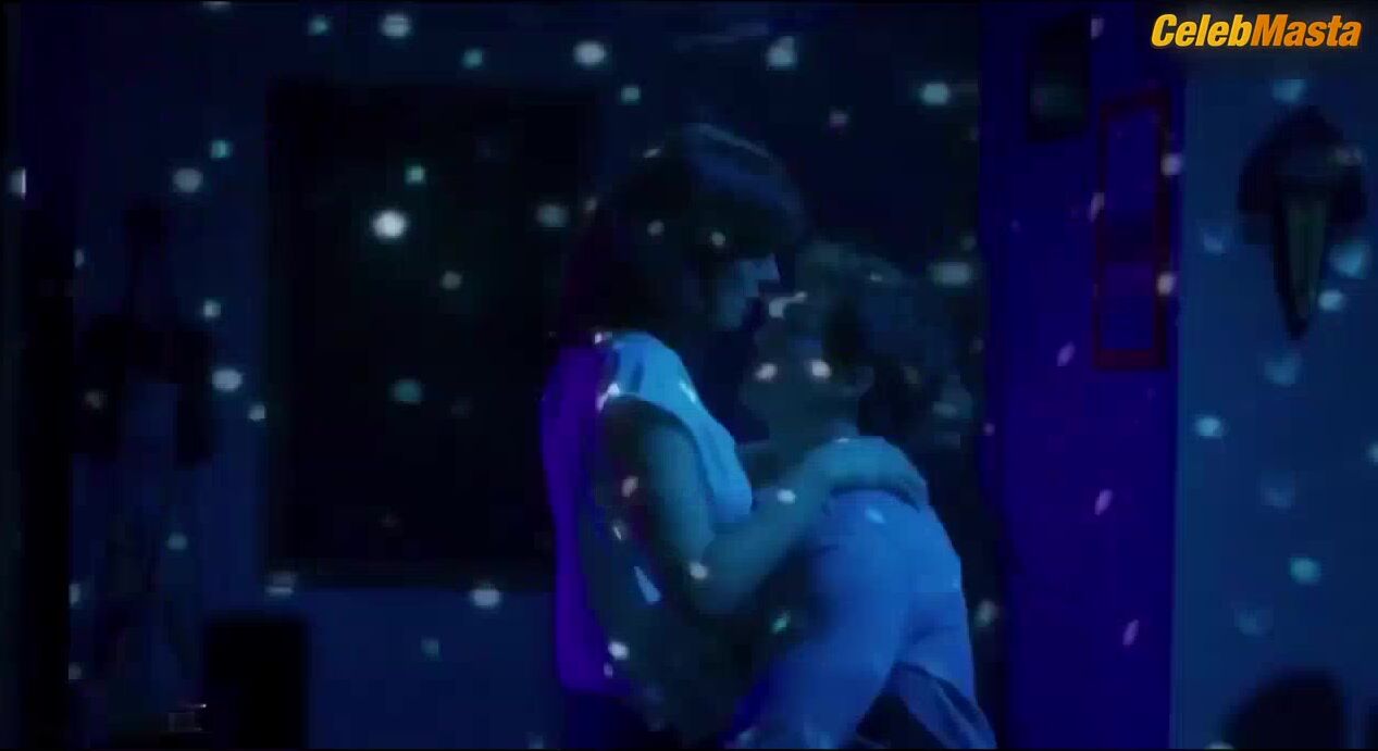 Marion Cotillard ’s Sex Scene From Rock’n Roll - Photo 1 of 5 photo 2