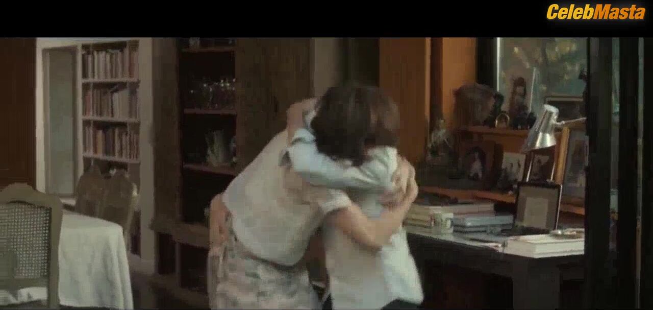 Marion Cotillard Bares Ass, Boobs Scene In Ismael’s - Photo 2 of 5 photo 5