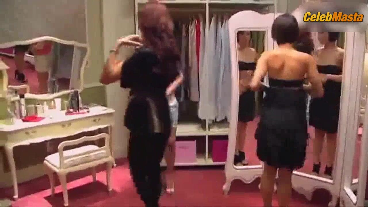 Erendira Ibarra ’s Butt, Swimsuit Scene In Infames - Photo 1 of 5