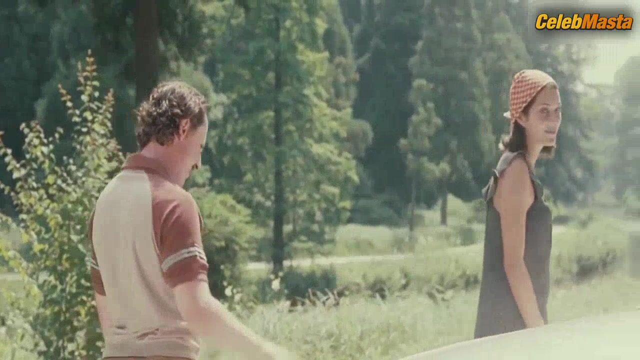 Marion Cotillard Lesbian, Ass Scene From Dikkenek - Photo 3 of 5 photo 1