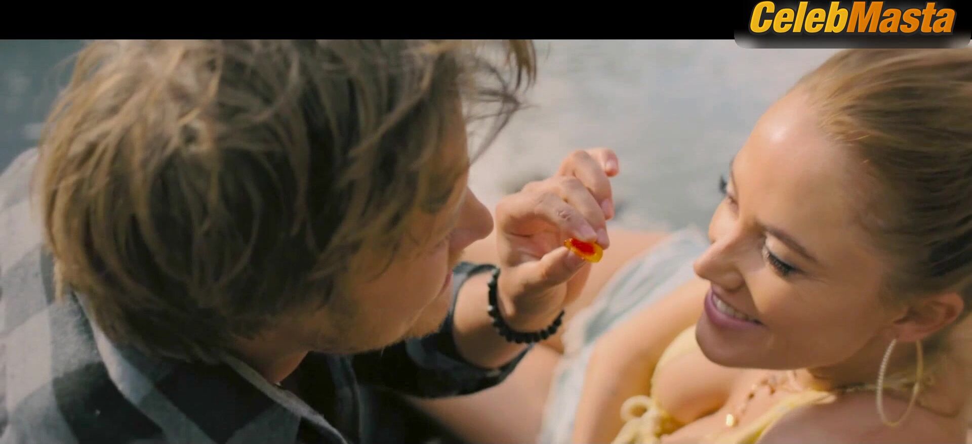 Maika Monroe Swimsuit Scene In Reminders Of Him - Photo 1 of 5 photo 2