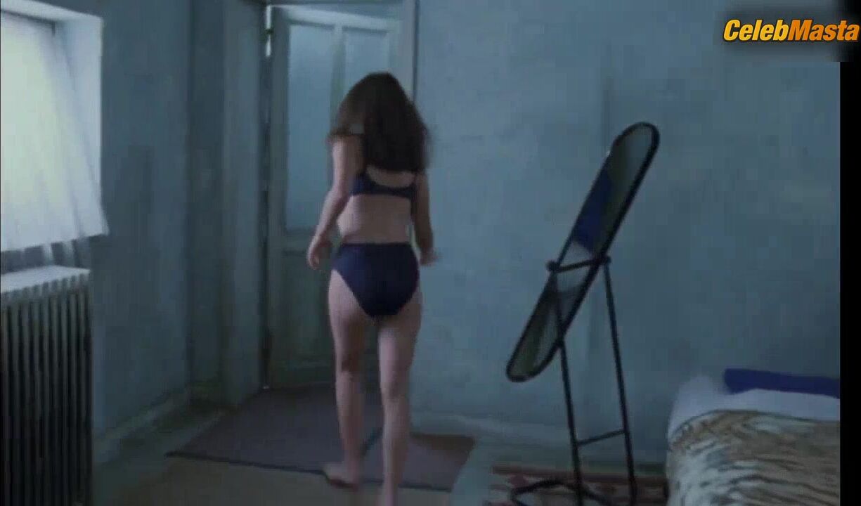 Marion Cotillard Nozha Khouadra And ’s Tits Scene In - Photo 2 of 5 photo 1