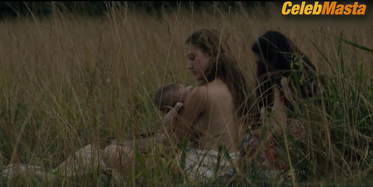 Maika Monroe ’s Sexy Scene From Mark Felt The Man - Photo 3 of 5 photo 2