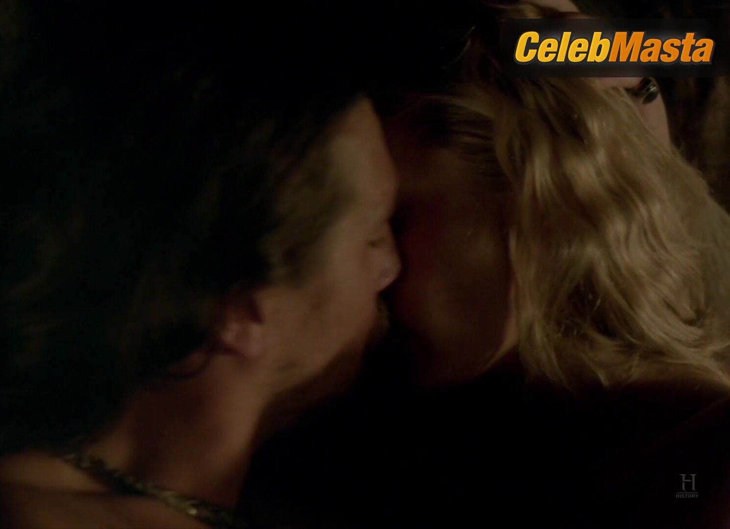 Katheryn Winnick Bares Hot Scene In Vikings - Photo 2 of 5 photo 4