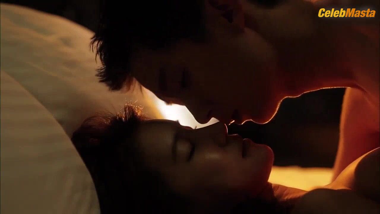 In-hye Oh Tits Scene From Secret Travel - Photo 1 of 5