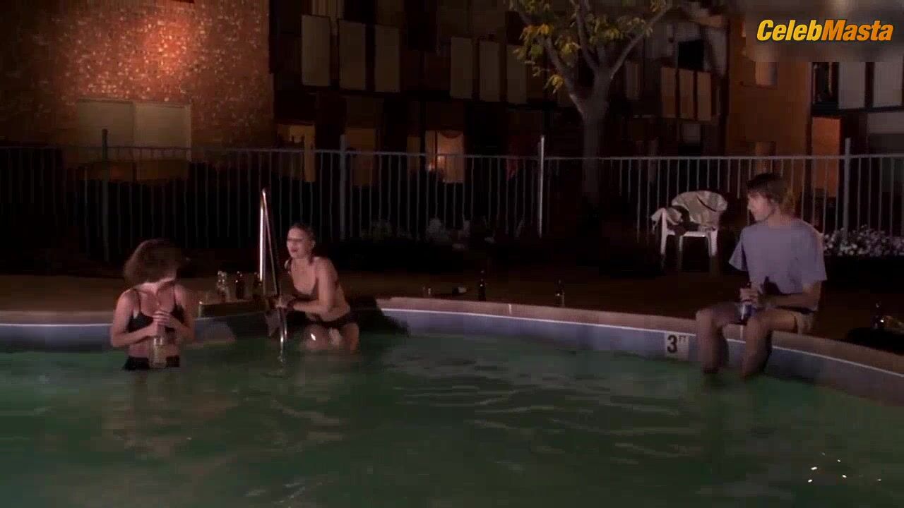 Kathleen Robertson ’s Tits, Swimsuit Scene In Mall Cop - Photo 2 of 5 photo 1