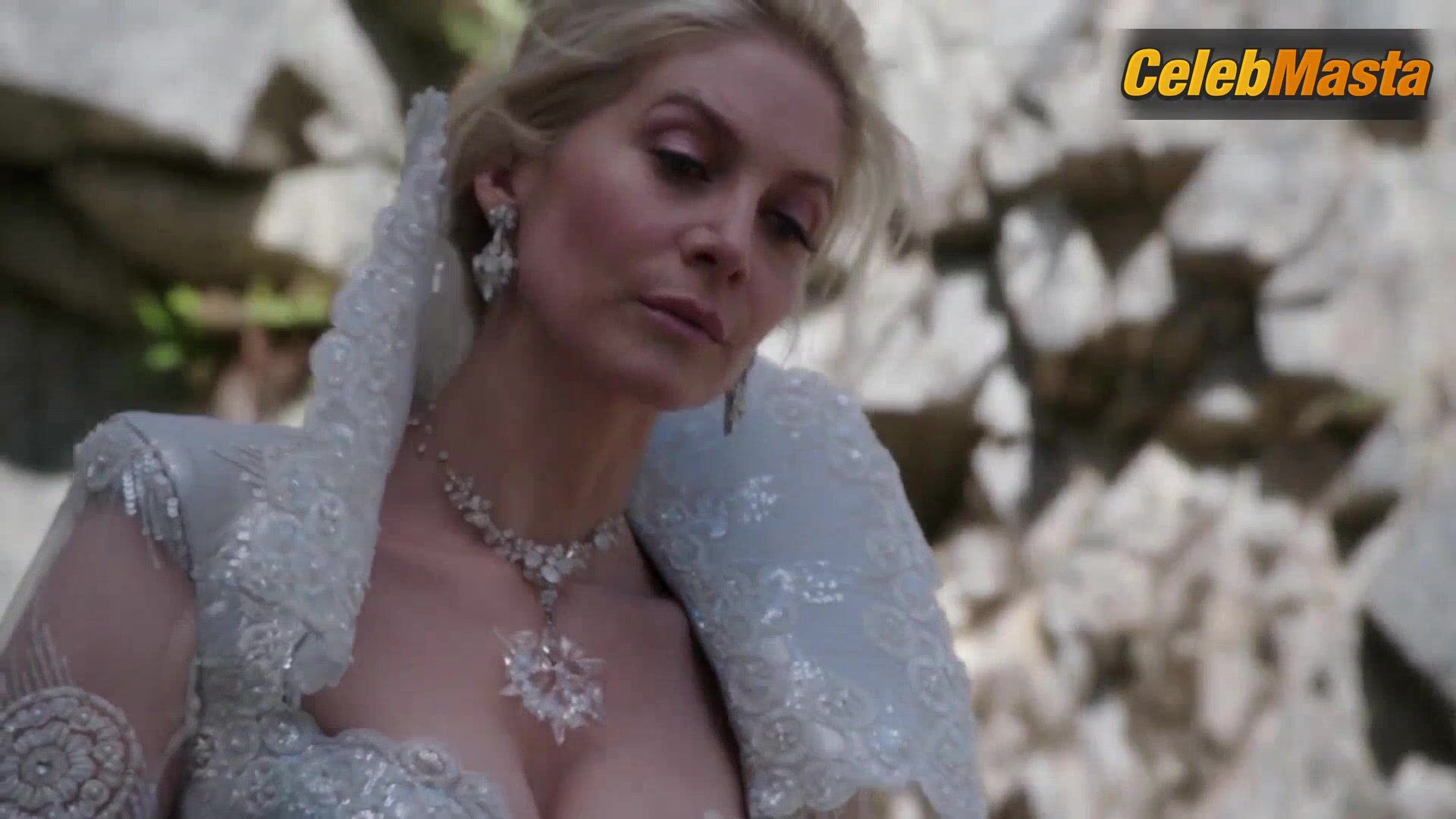 Elizabeth Mitchell ’s Sex Scene From Once Upon A Time - Photo 2 of 5