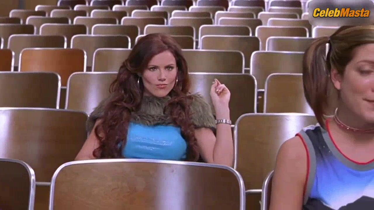 Kathleen Robertson Steamy Scene In Scary Movie 2 - Photo 1 of 5