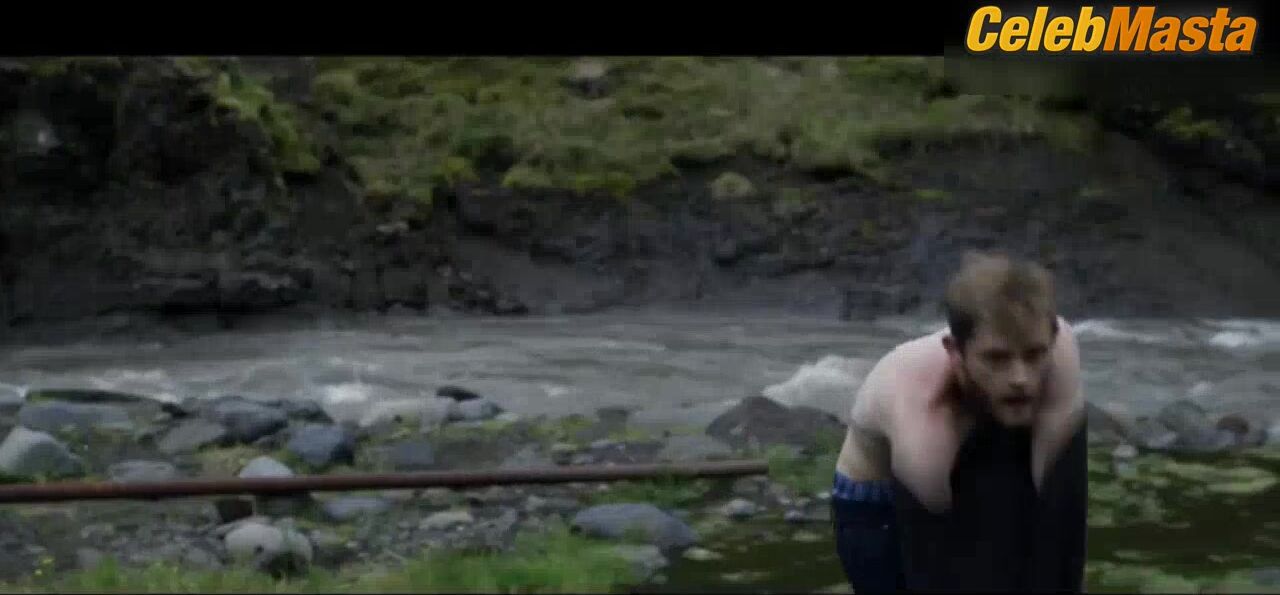Maika Monroe ’s Underwear, Butt Scene In Bokeh - Photo 3 of 5 photo 2