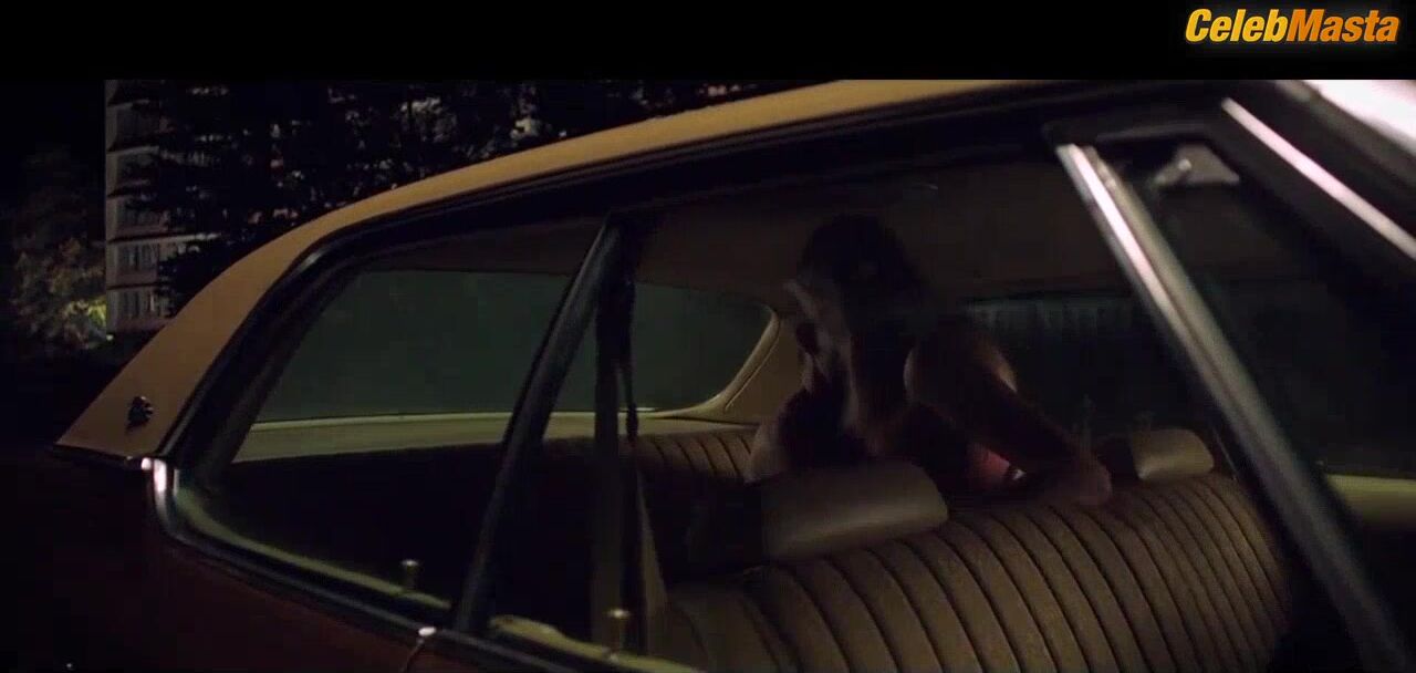 Maika Monroe Ass, Tits Scene From It Follows - Photo 5 of 5 photo 1