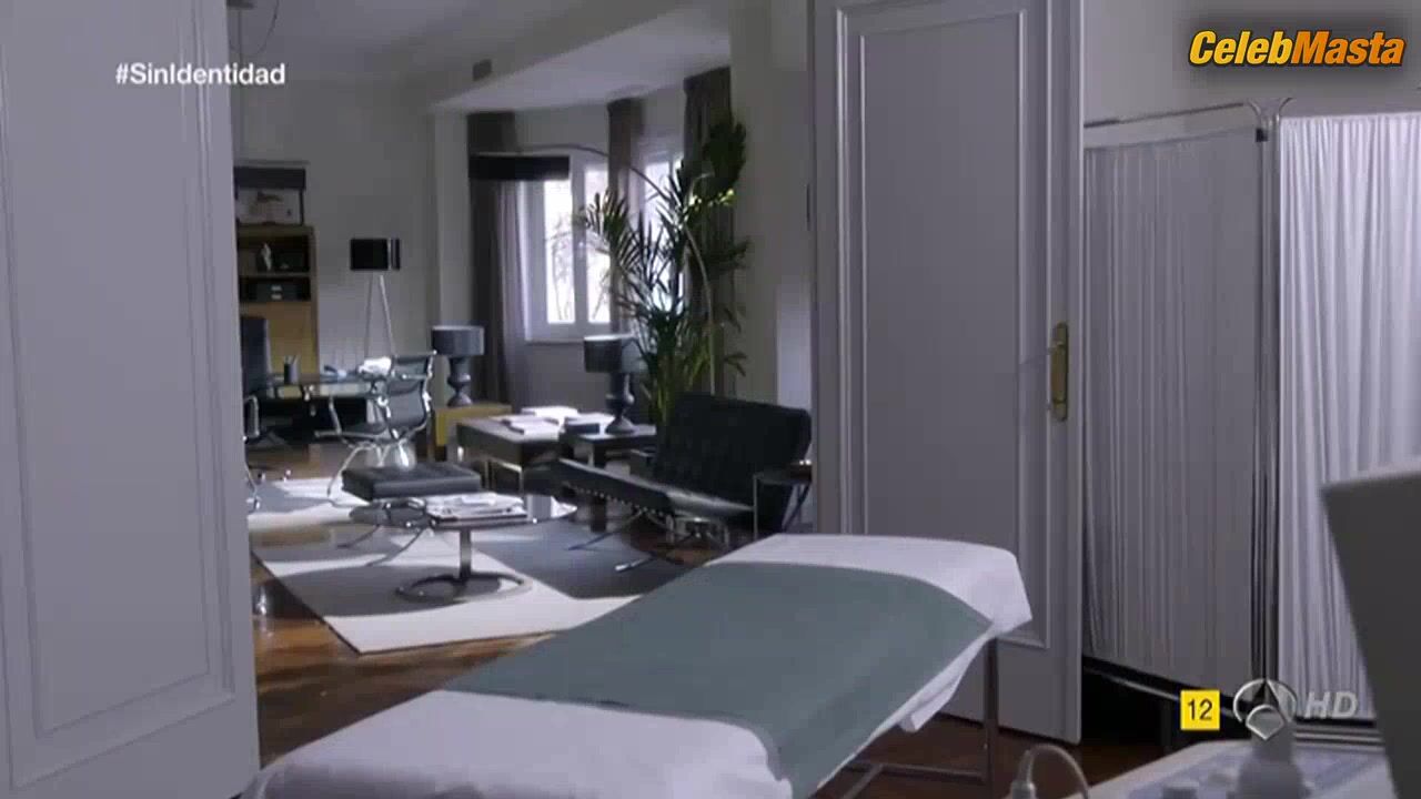 Veronica Sanchez Reveals Ass, Tits Scene In Sin Identidad - Photo 1 of 5