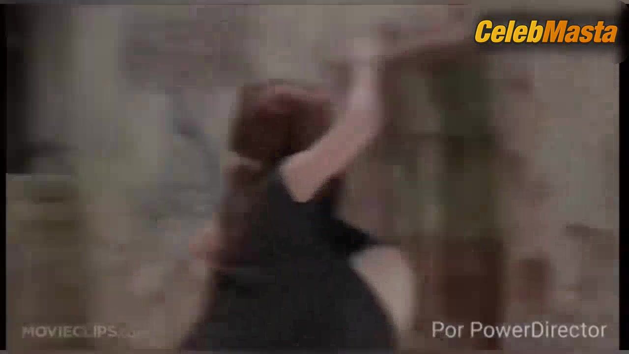 Kathleen Robertson Shows Tits Scene In Scary Movie 2 - Photo 1 of 5 photo 5