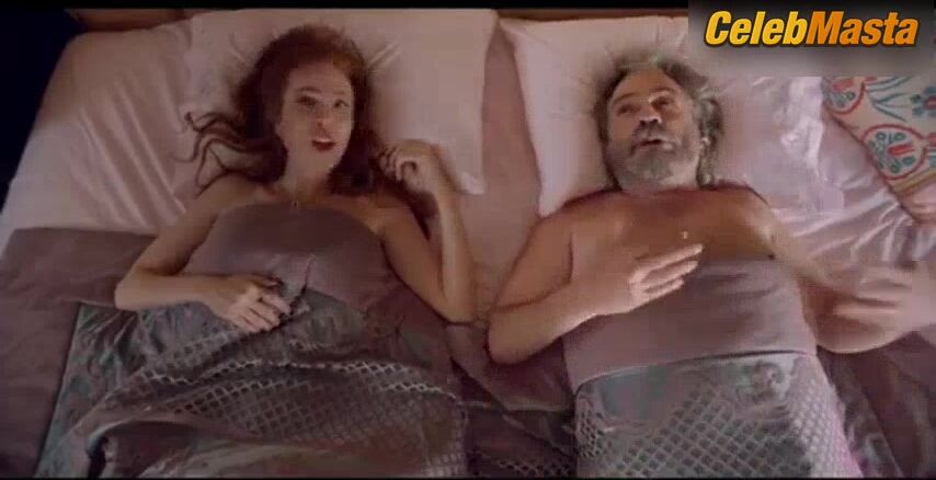 Elcin Sangu Tits Scene From Leyla Everlasting - Photo 1 of 5 photo 4