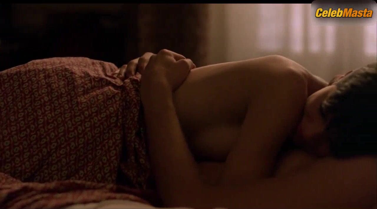 Linda Fiorentino Tits Scene From Gotcha - Photo 2 of 5 photo 1