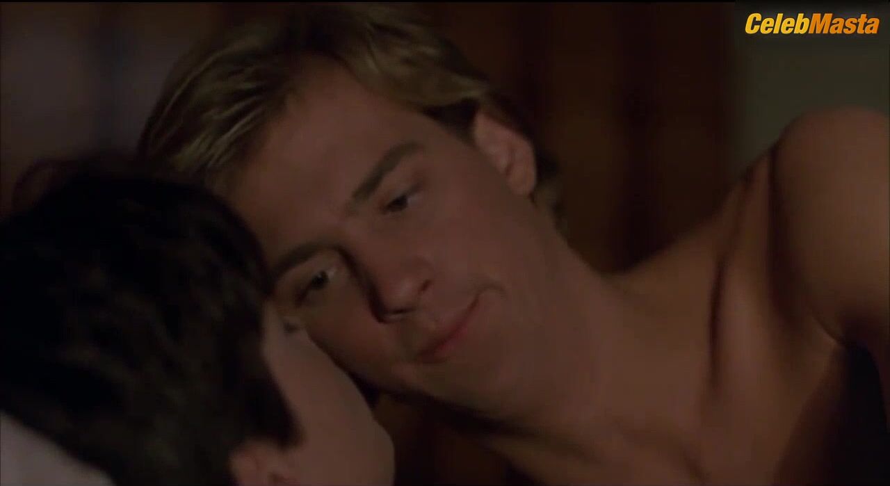Linda Fiorentino Tits Scene From Gotcha - Photo 2 of 5 photo 5