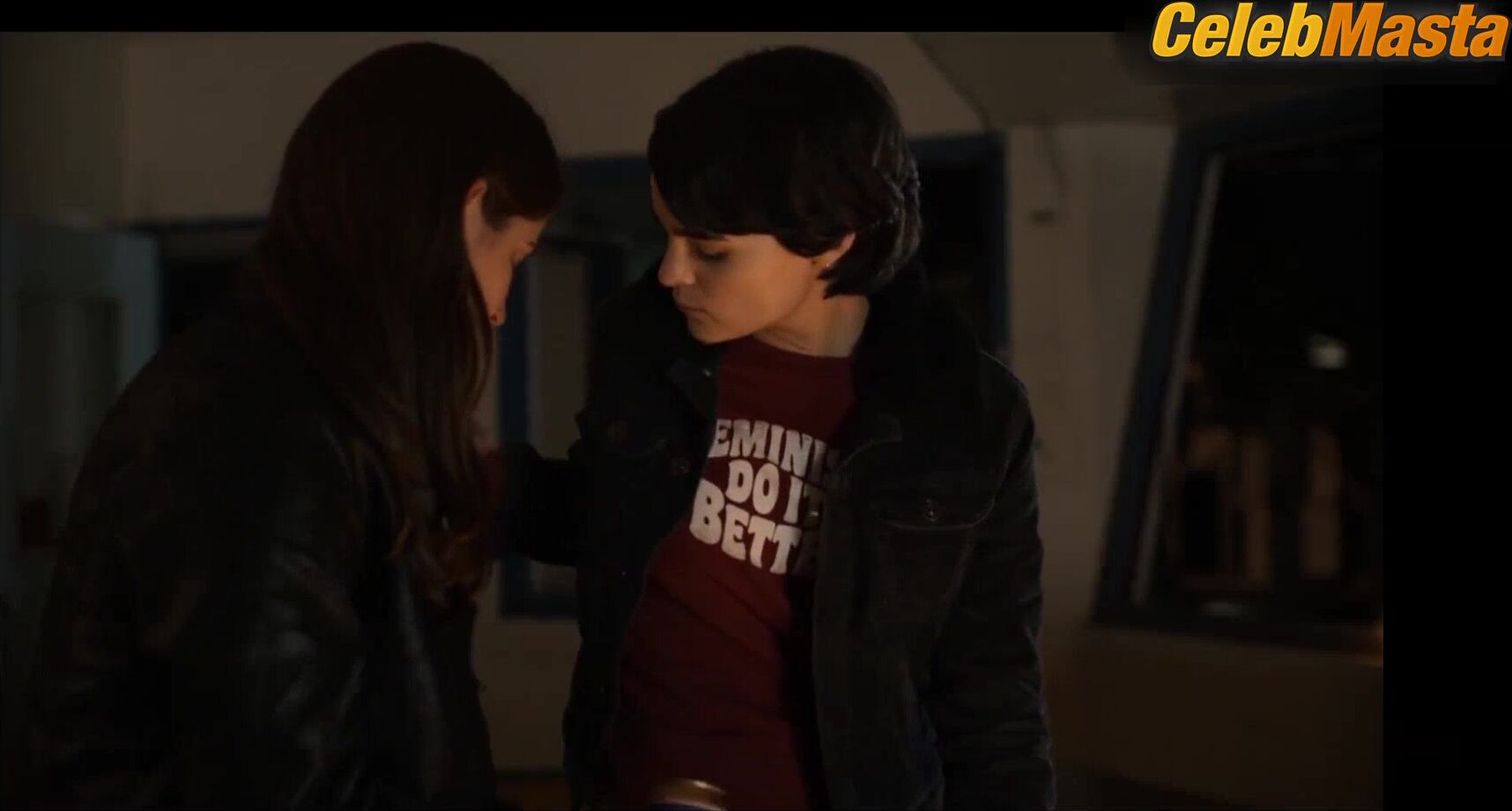 Brianna Hildebrand Jessica Lynn Skinner And Share Lesbian Scene - Photo 1 of 5