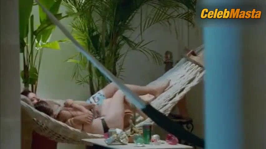 Erendira Ibarra Boobs, Bikini Scene In Juegos Inocentes - Photo 2 of 5 photo 1